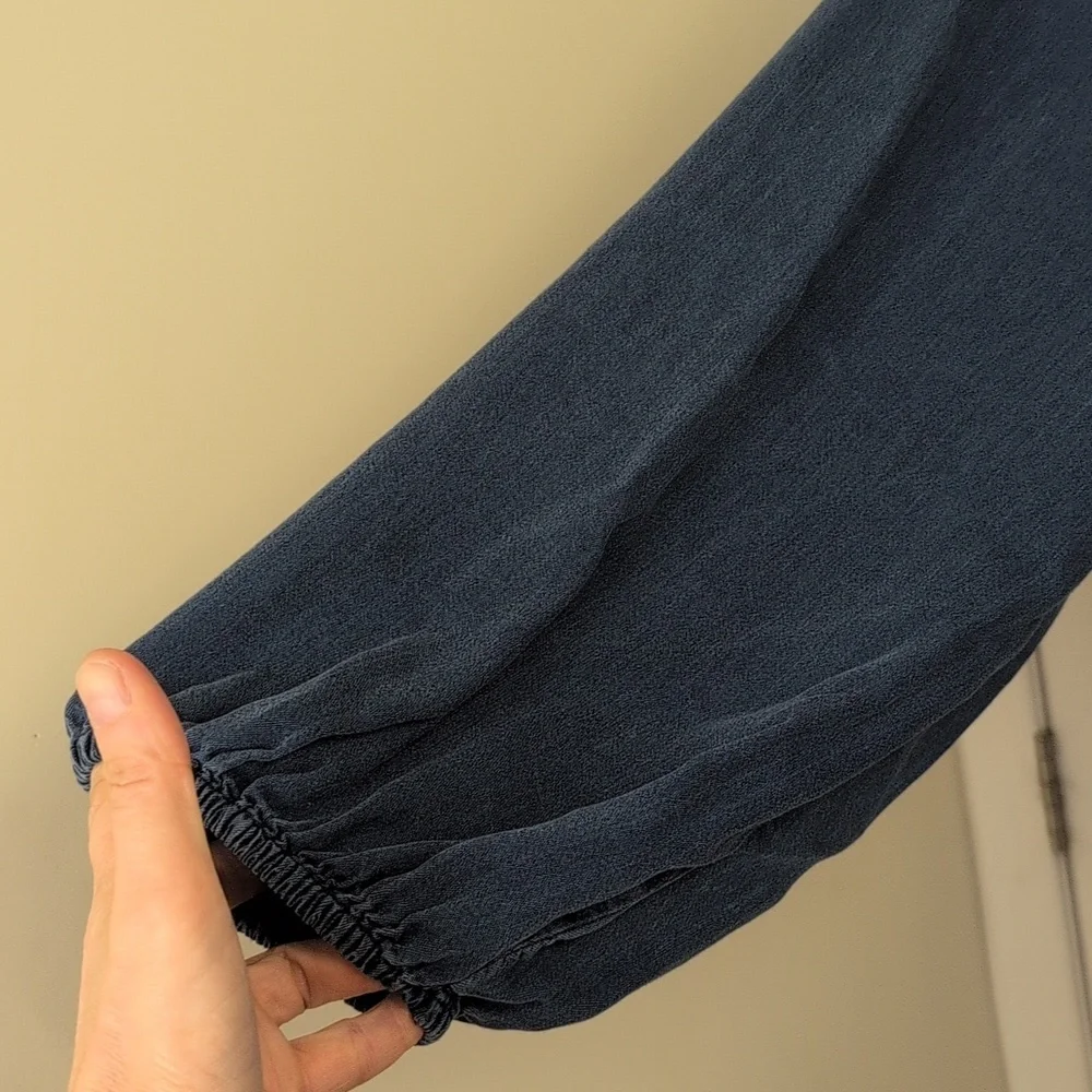 OLD NAVY SPLIT NECK CHAMBRAY SWING DRESS SIZE MEDIUM - Picture 7 of 7